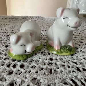 Vintage salt and pepper shaker